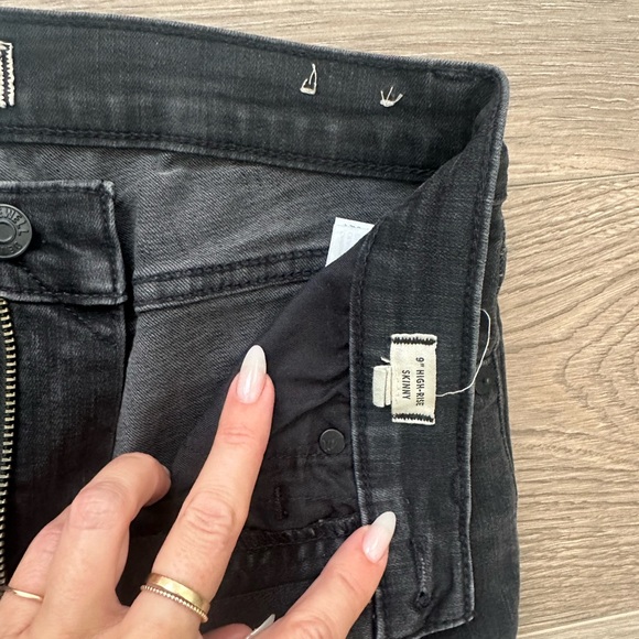 Madewell 9” high rise frayed hem blacks grey jeans - Picture 2 of 3